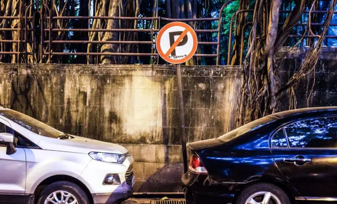 Illegal parking on the footway is a violation of article 21: Karnataka HC Illegal parking on the footway is a violation of article 21: Karnataka HC