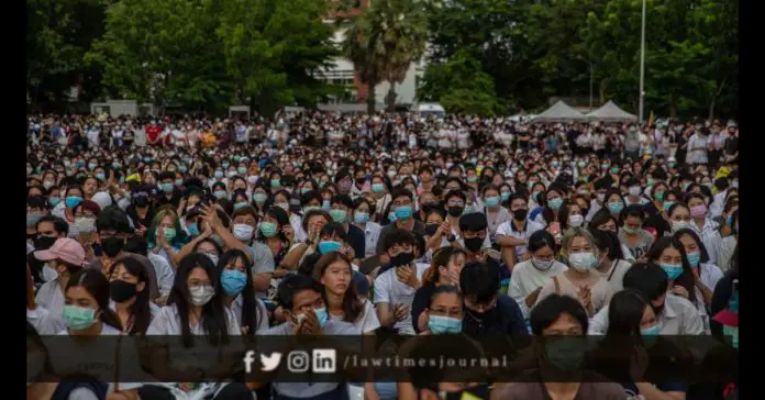 Protests in Thailand for democracy: student protesters aim to get great political change Protests in Thailand for democracy: student protesters aim to get great political change